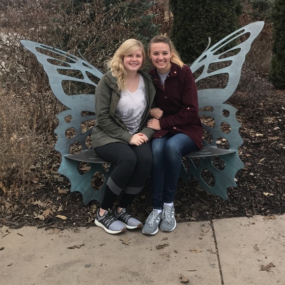 Meet your Posher- Caitlin Palmer - Picture 7 of 7